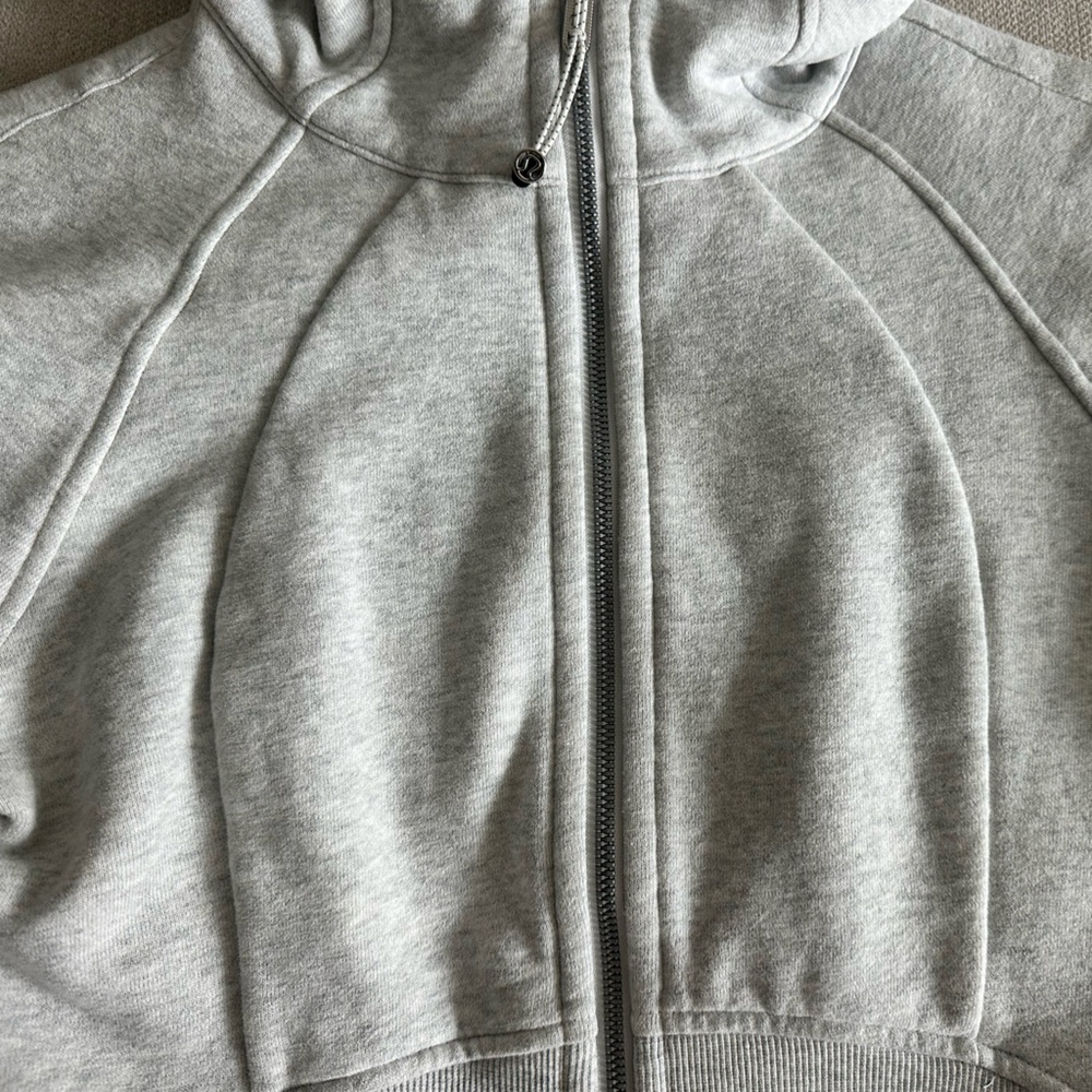 Lululemon Athletica cropped scuba zip up hoodie size 4 (like new) - Picture 4 of 4